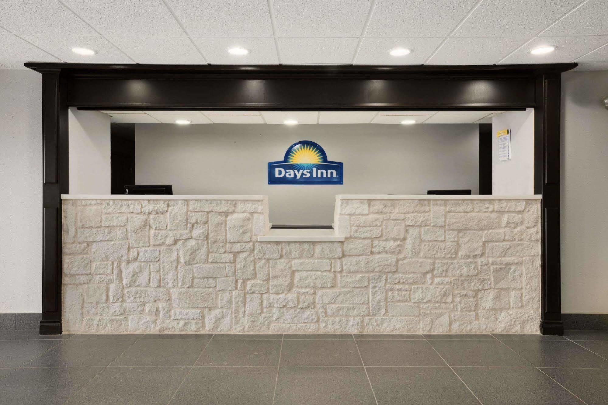 Quality Inn Kinder Buitenkant foto